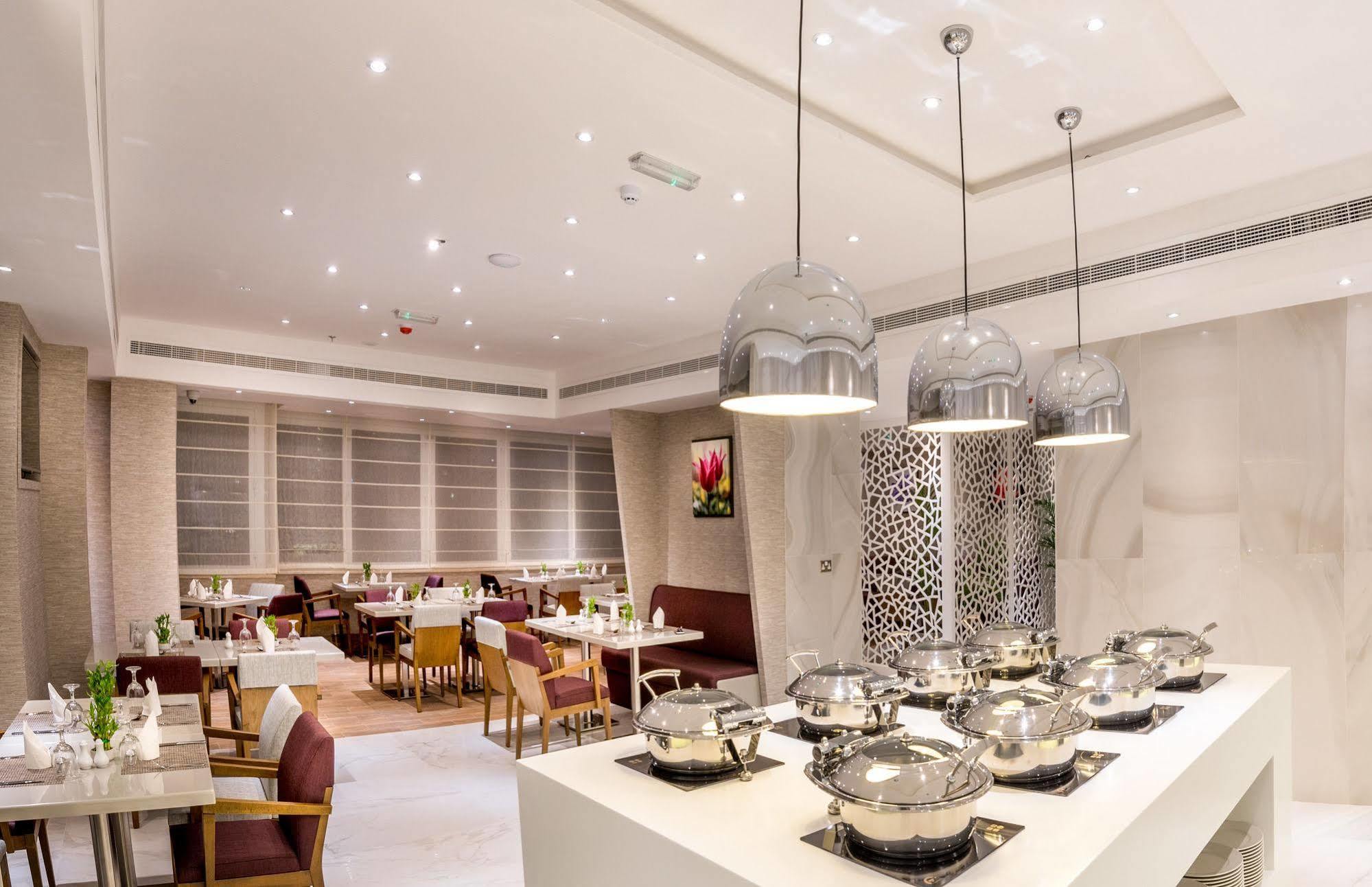 Hawthorn Extended Stay By Wyndham Abu Dhabi City Center Eksteriør billede